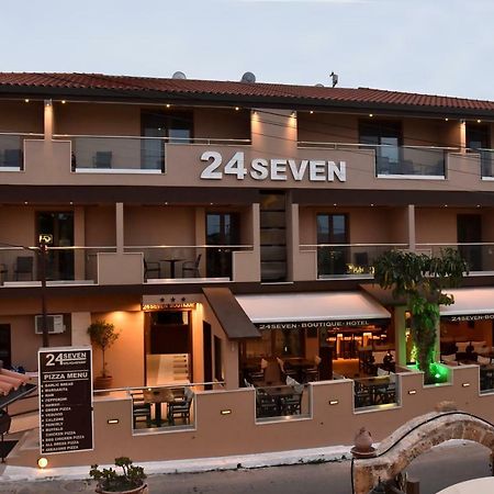 24 Seven Boutique Hotel มาเลีย ภายนอก รูปภาพ