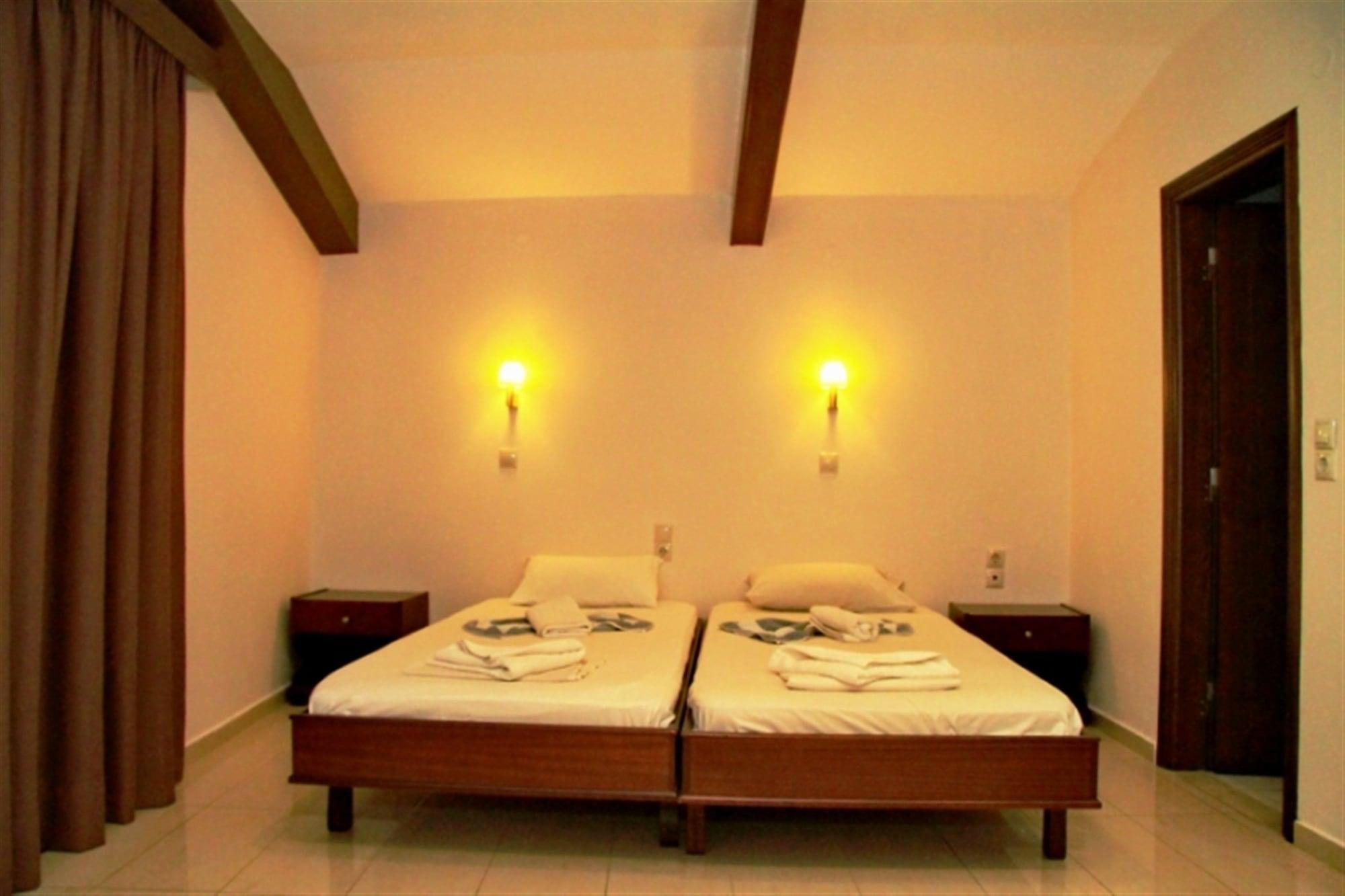 24 Seven Boutique Hotel มาเลีย ภายนอก รูปภาพ