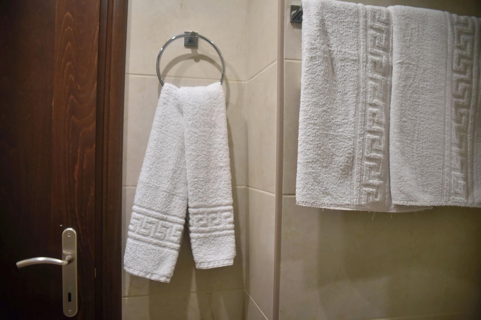 24 Seven Boutique Hotel มาเลีย ภายนอก รูปภาพ