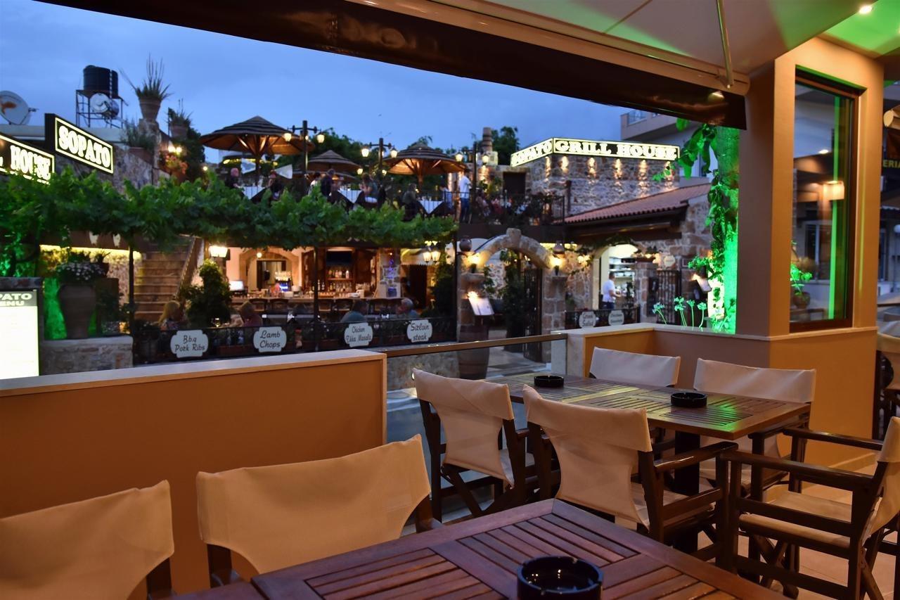 24 Seven Boutique Hotel มาเลีย ภายนอก รูปภาพ