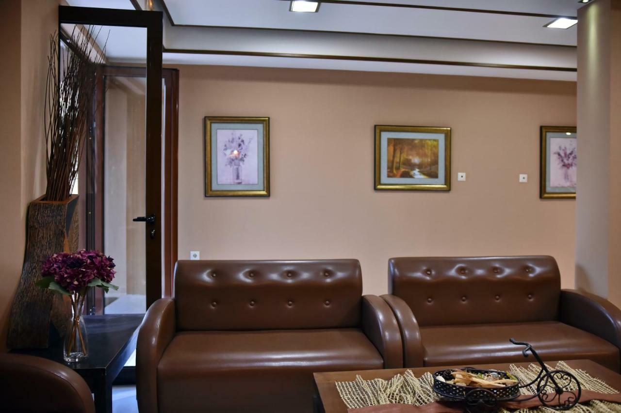 24 Seven Boutique Hotel มาเลีย ภายนอก รูปภาพ