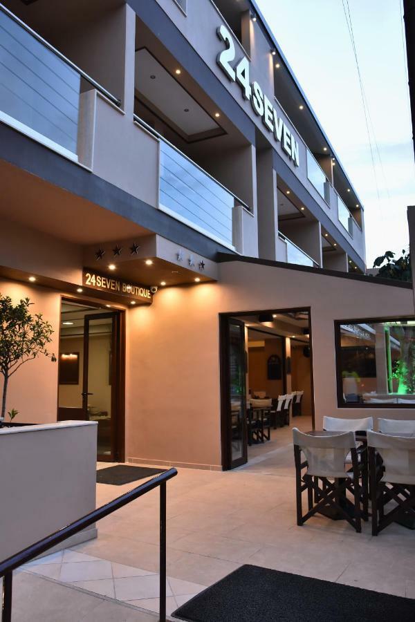 24 Seven Boutique Hotel มาเลีย ภายนอก รูปภาพ