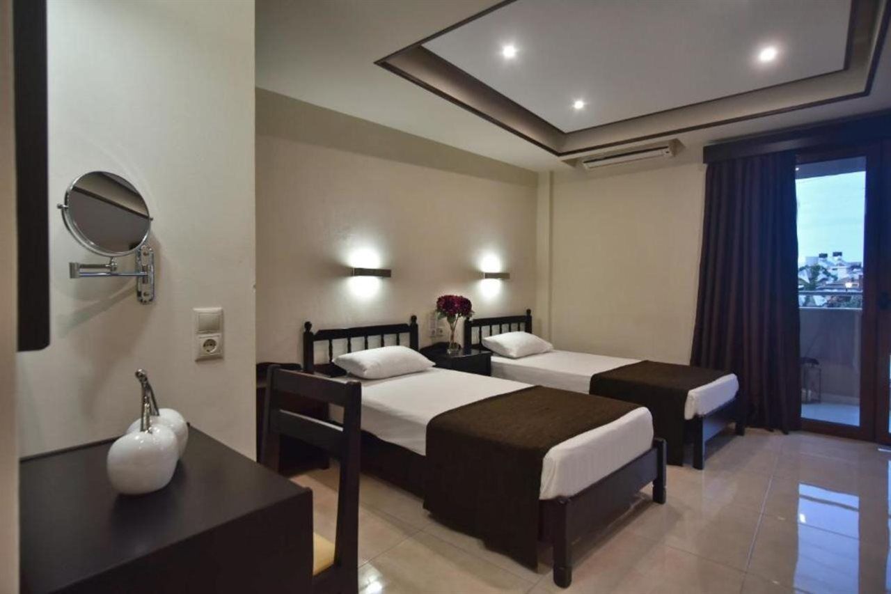 24 Seven Boutique Hotel มาเลีย ภายนอก รูปภาพ
